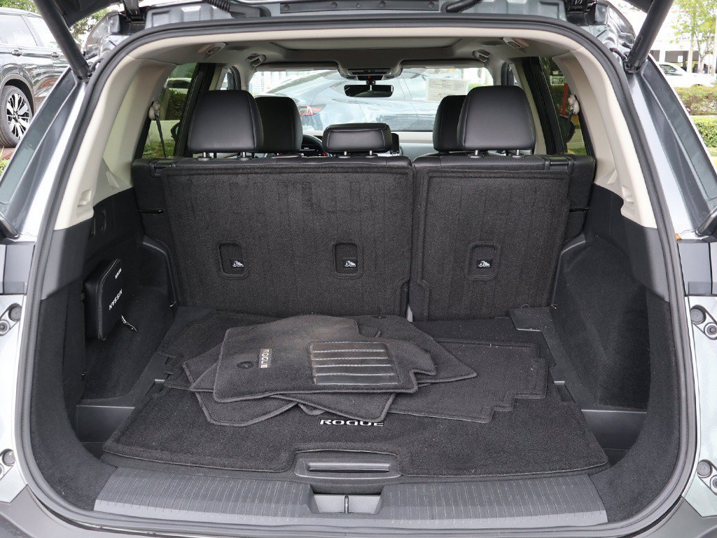 Used 2023 Nissan Rogue Platinum w/ Platinum Premium Package FWD image 21