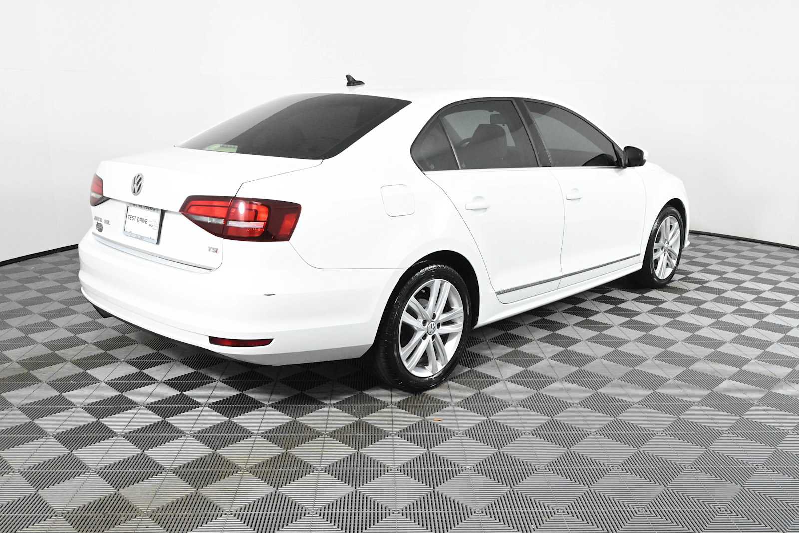 Used 2017 Volkswagen Jetta SEL FWD image 8