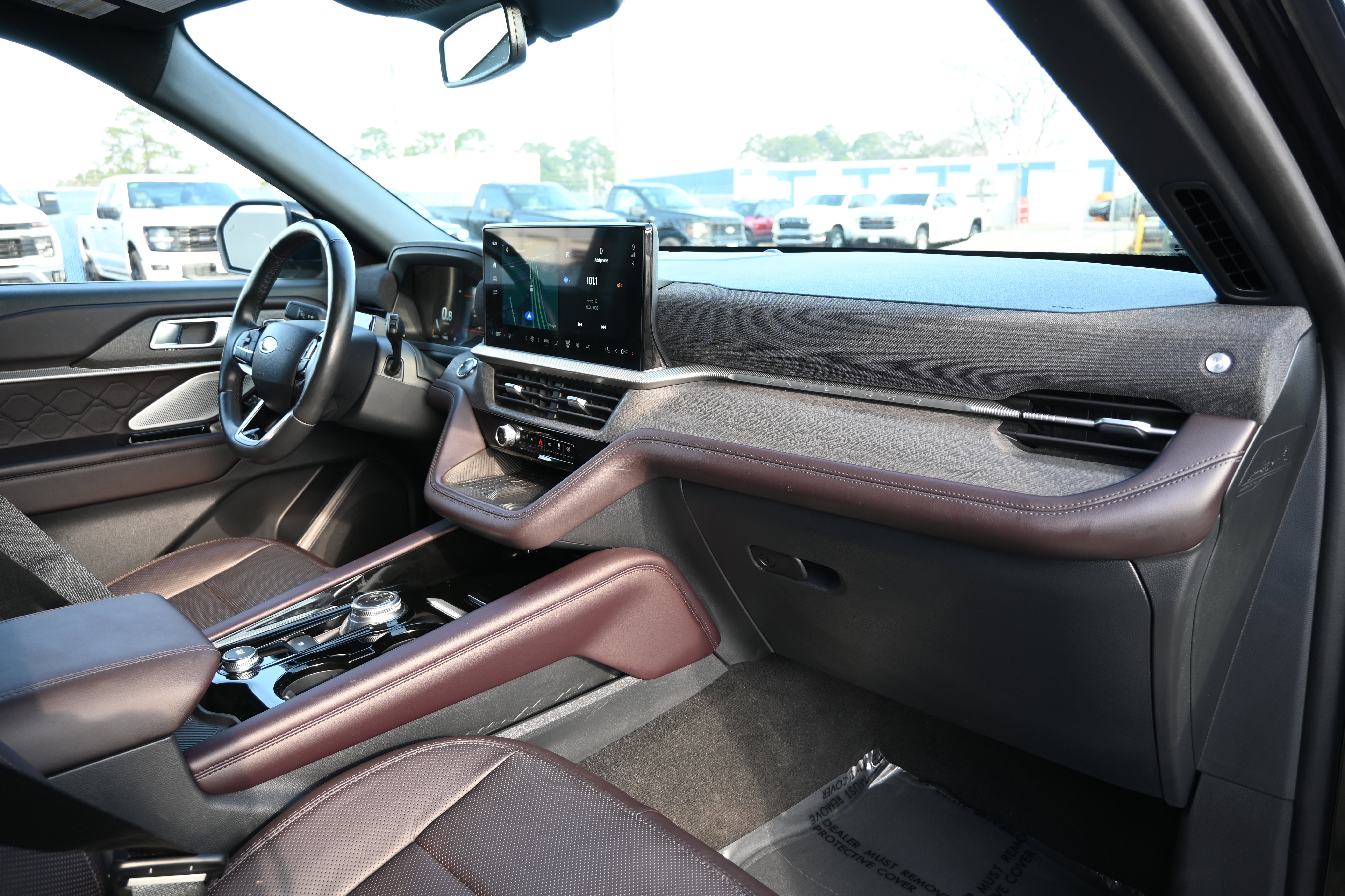 Used 2025 Ford Explorer Platinum w/ LUX Leather Package image 15