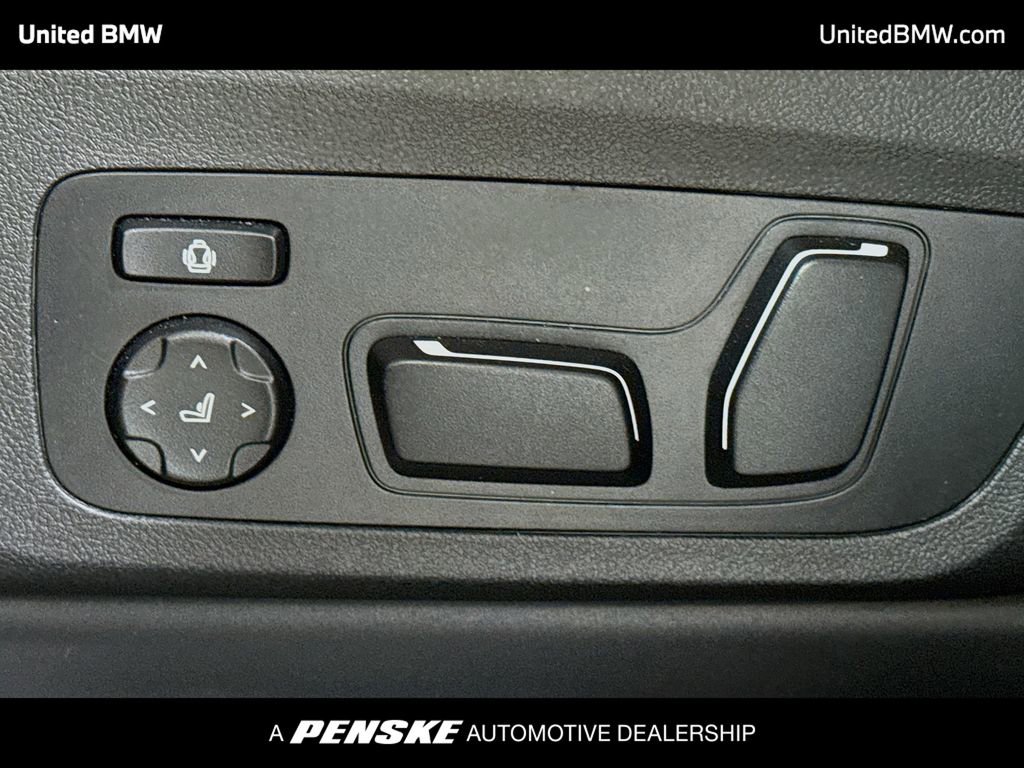 Used 2025 BMW X4 xDrive30i image 4