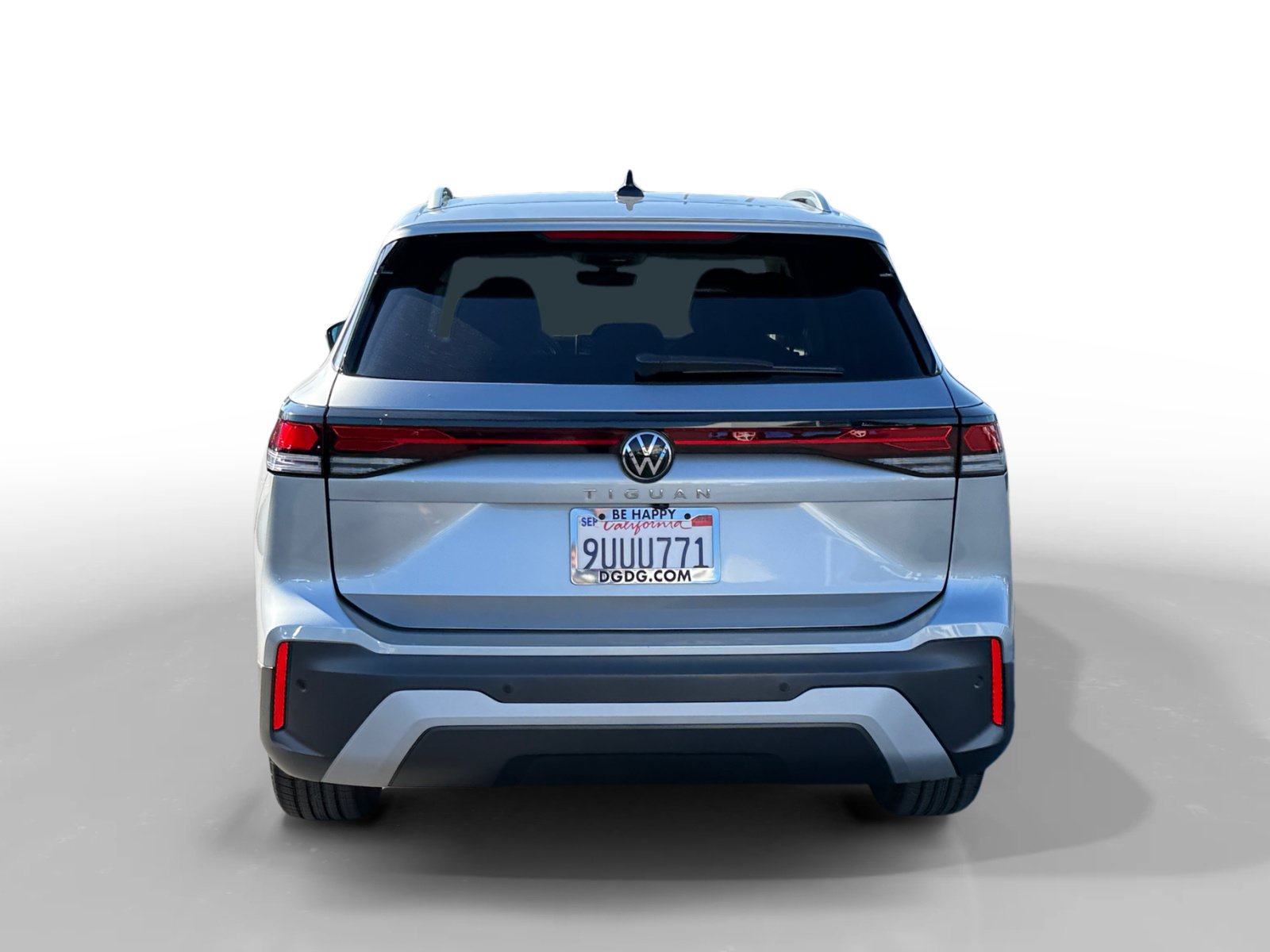 Certified 2025 Volkswagen Tiguan S FWD image 4