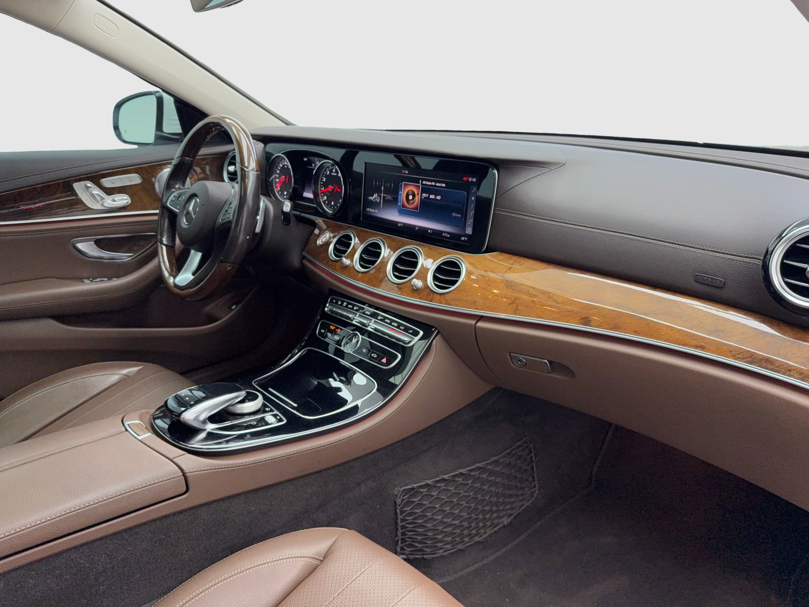 Used 2017 Mercedes-Benz E 300 image 43