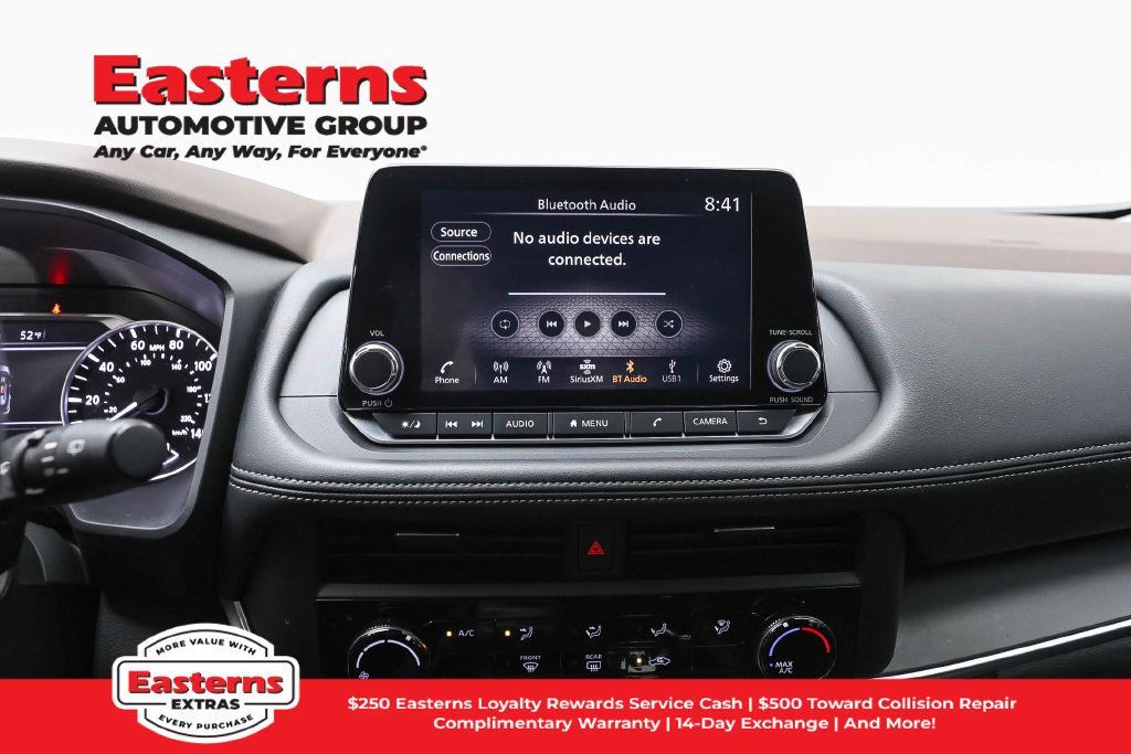 Used 2023 Nissan Rogue S AWD/4WD image 13