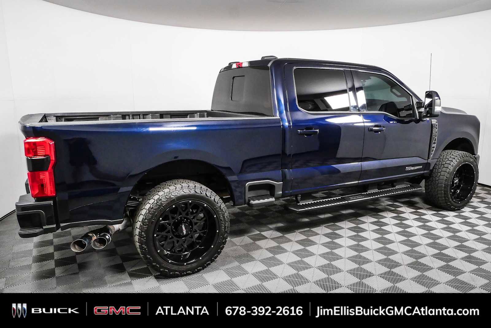 Used 2023 Ford F250 Lariat w/ Sport Appearance Package AWD/4WD image 2