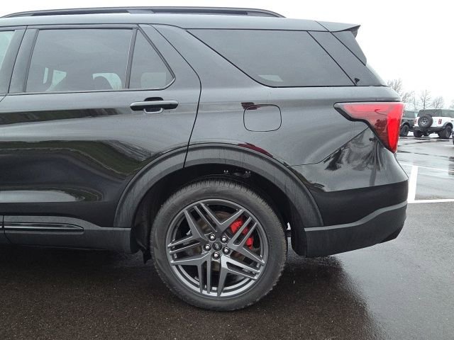 Used 2025 Ford Explorer ST w/ Sun And Sound Package image 16