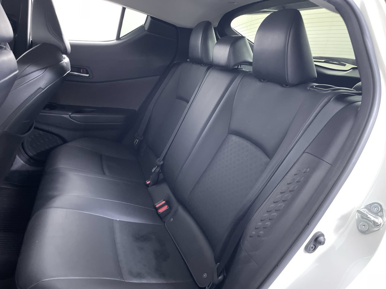 Used 2020 Toyota C-HR Limited FWD image 19
