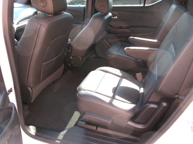 Used 2023 Chevrolet Traverse LT FWD image 14