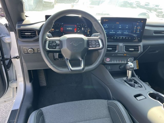 Used 2025 Ford Mustang Coupe RWD image 12