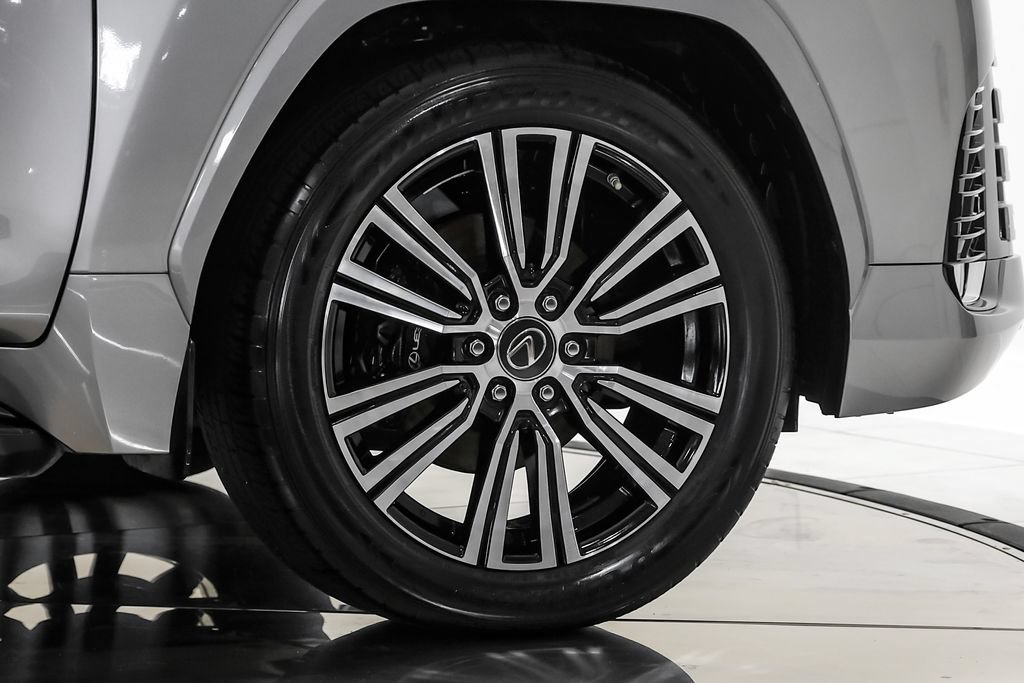 Used 2022 Lexus LX 600 4WD w/ Luxury Package image 59