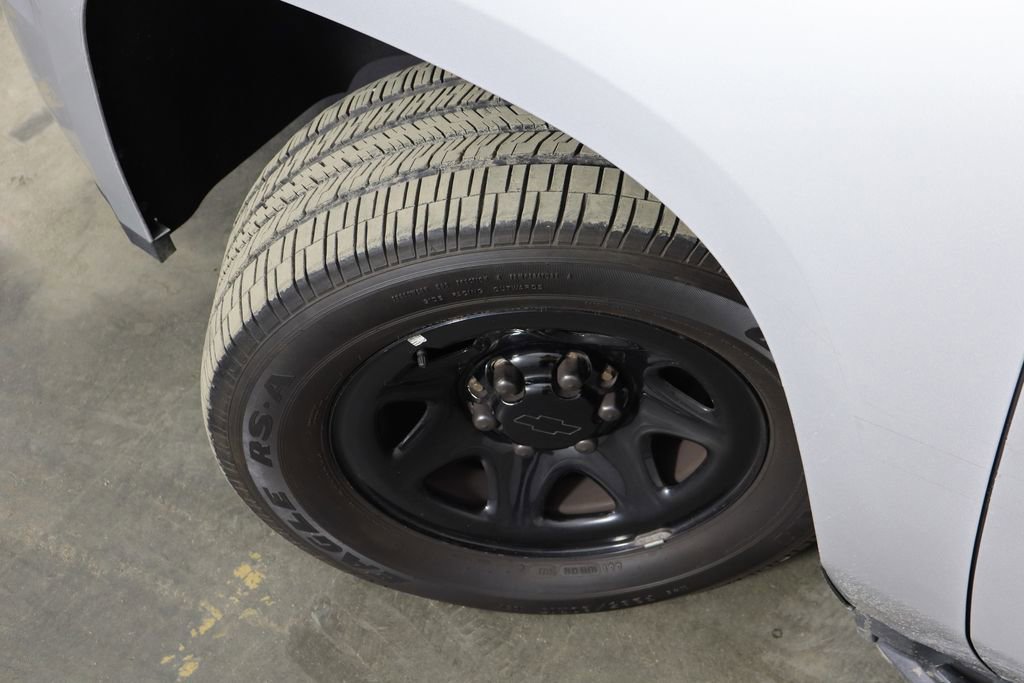 Used 2019 Chevrolet Tahoe 4WD w/ Enhanced Driver Alert Package image 36