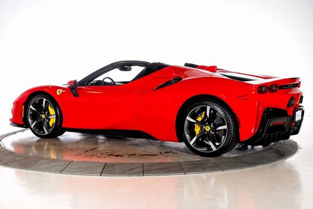 Used 2024 Ferrari SF90 Spider image 7