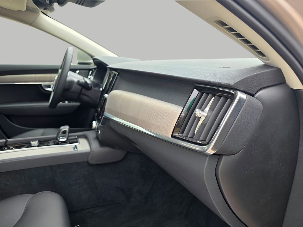 Used 2025 Volvo S90 B6 Plus w/ Protection Package Premier image 14