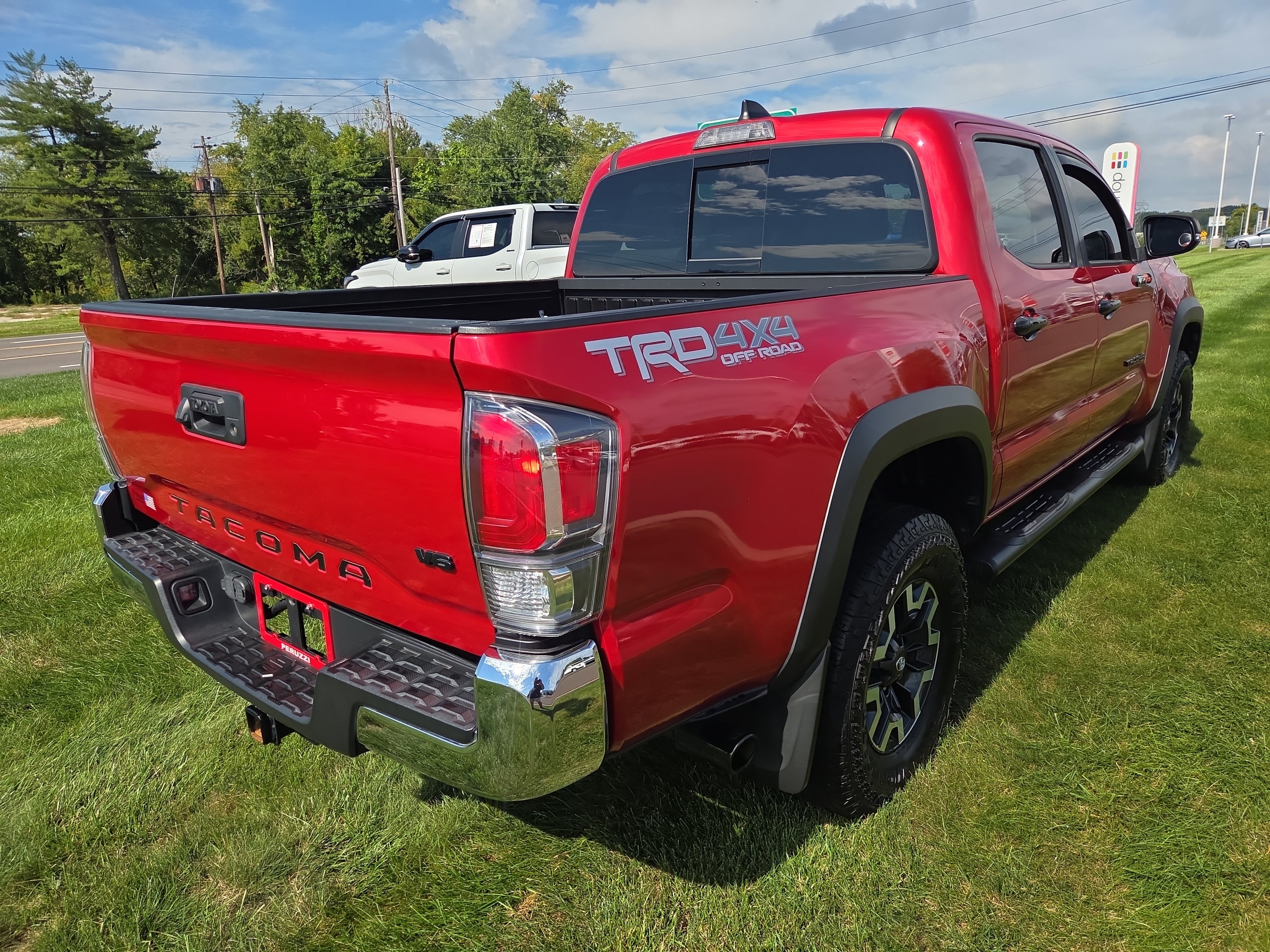 Certified 2022 Toyota Tacoma TRD Off-Road AWD/4WD image 3