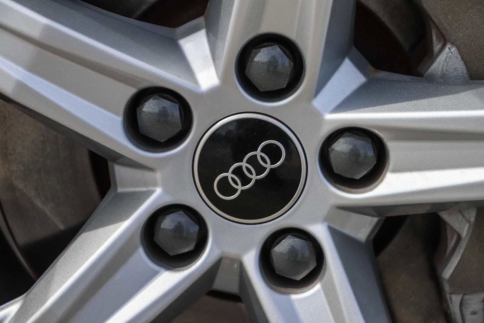 Used 2023 Audi Q5 2.0T Premium w/ Convenience Package AWD/4WD image 15