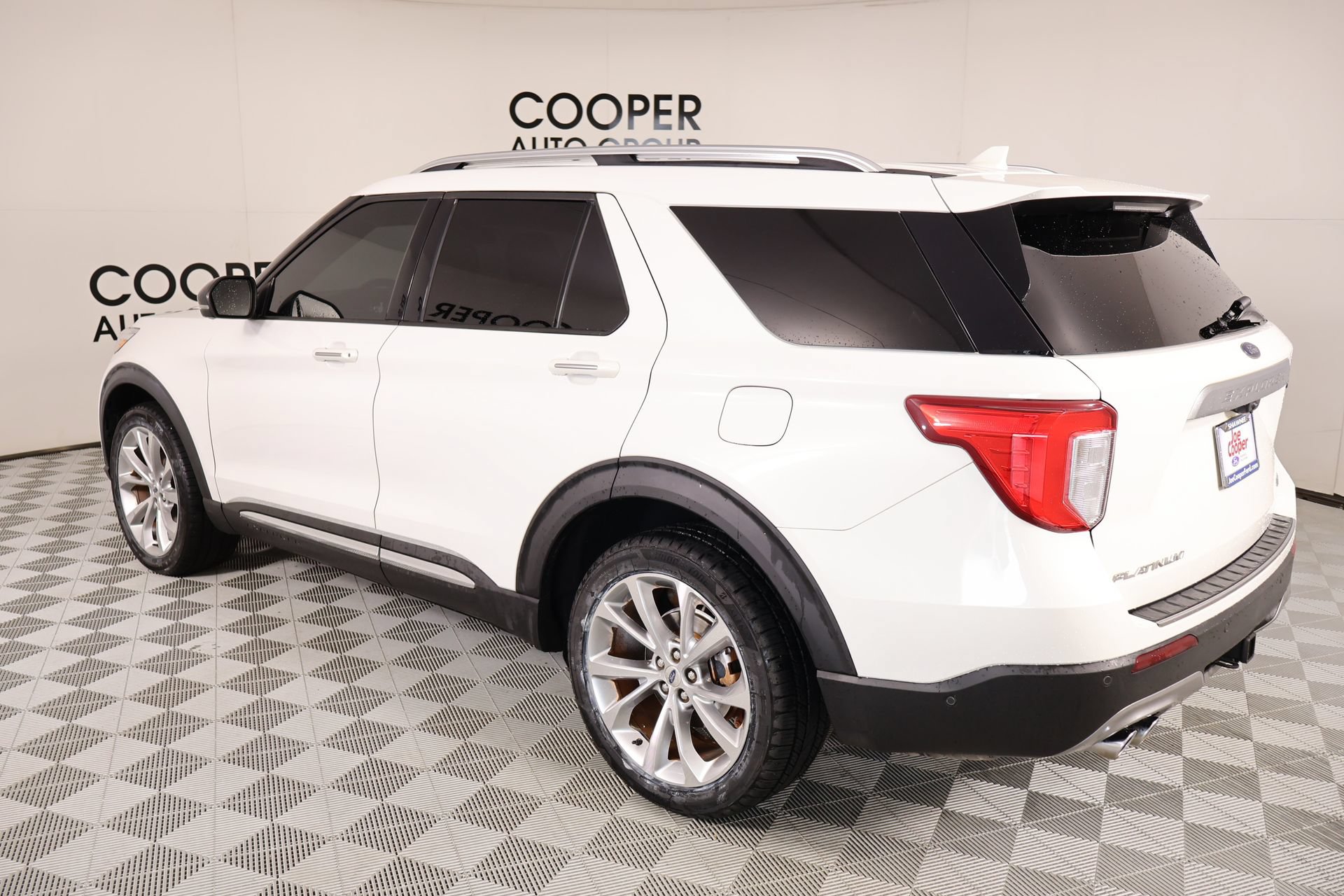 Used 2021 Ford Explorer Platinum w/ Equipment Group 601A AWD/4WD image 25