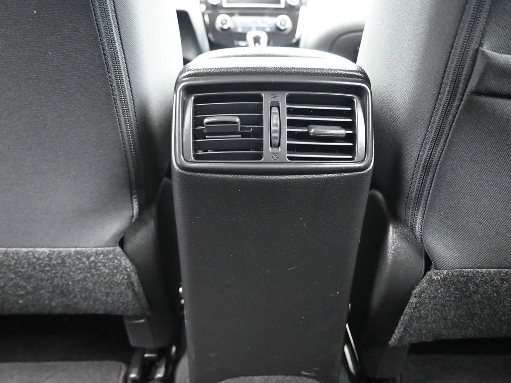 Used 2022 Nissan Rogue Sport S image 31