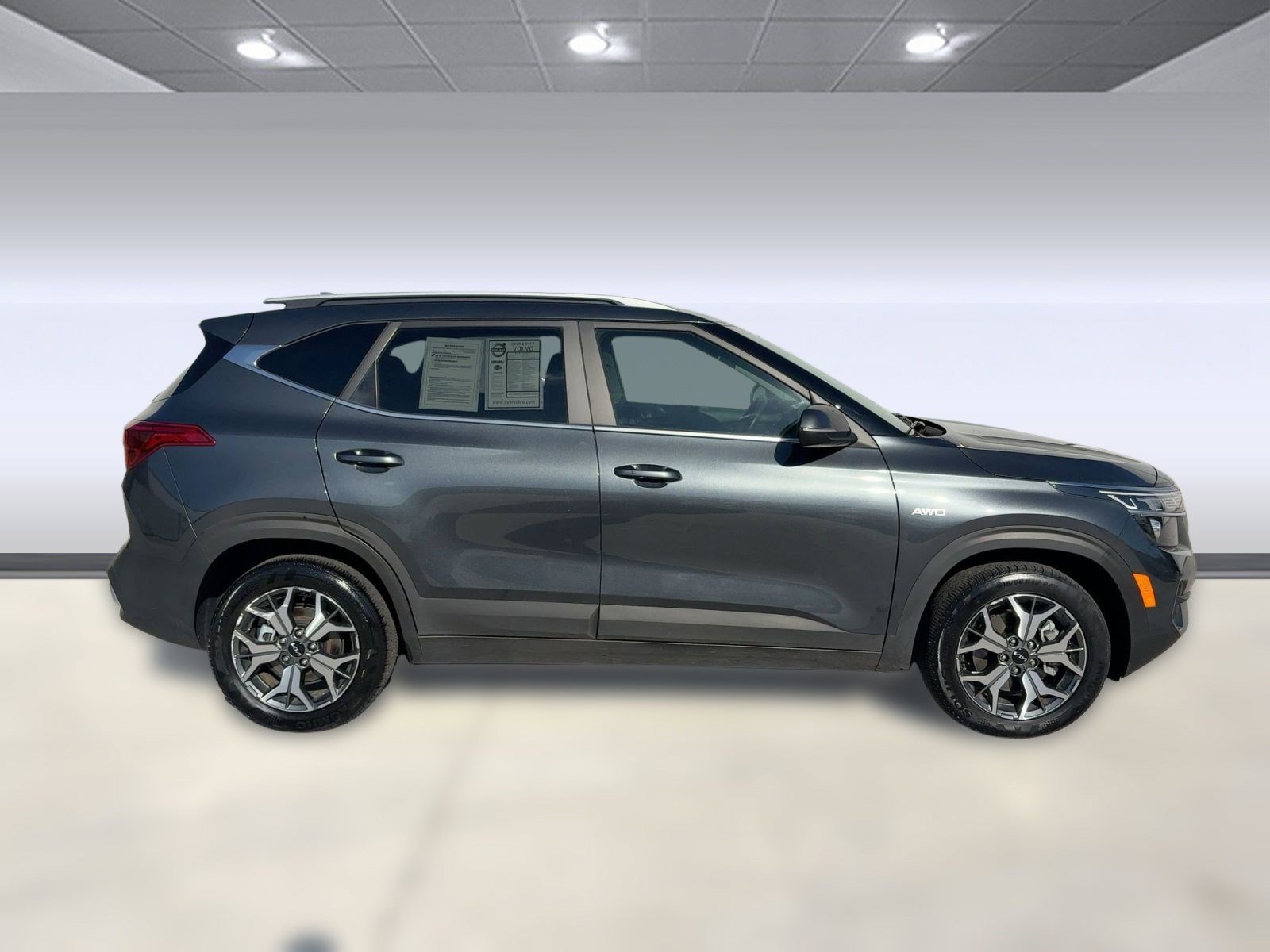 Used 2023 Kia Seltos EX image 8