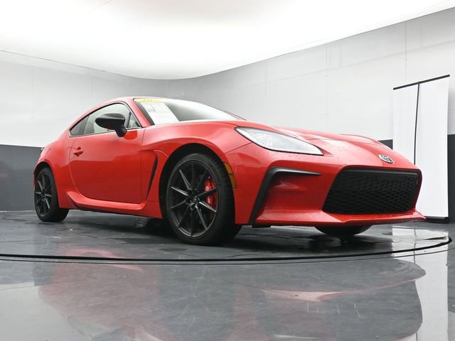 Used 2025 Toyota GR86 Premium w/ Performance Package RWD image 27