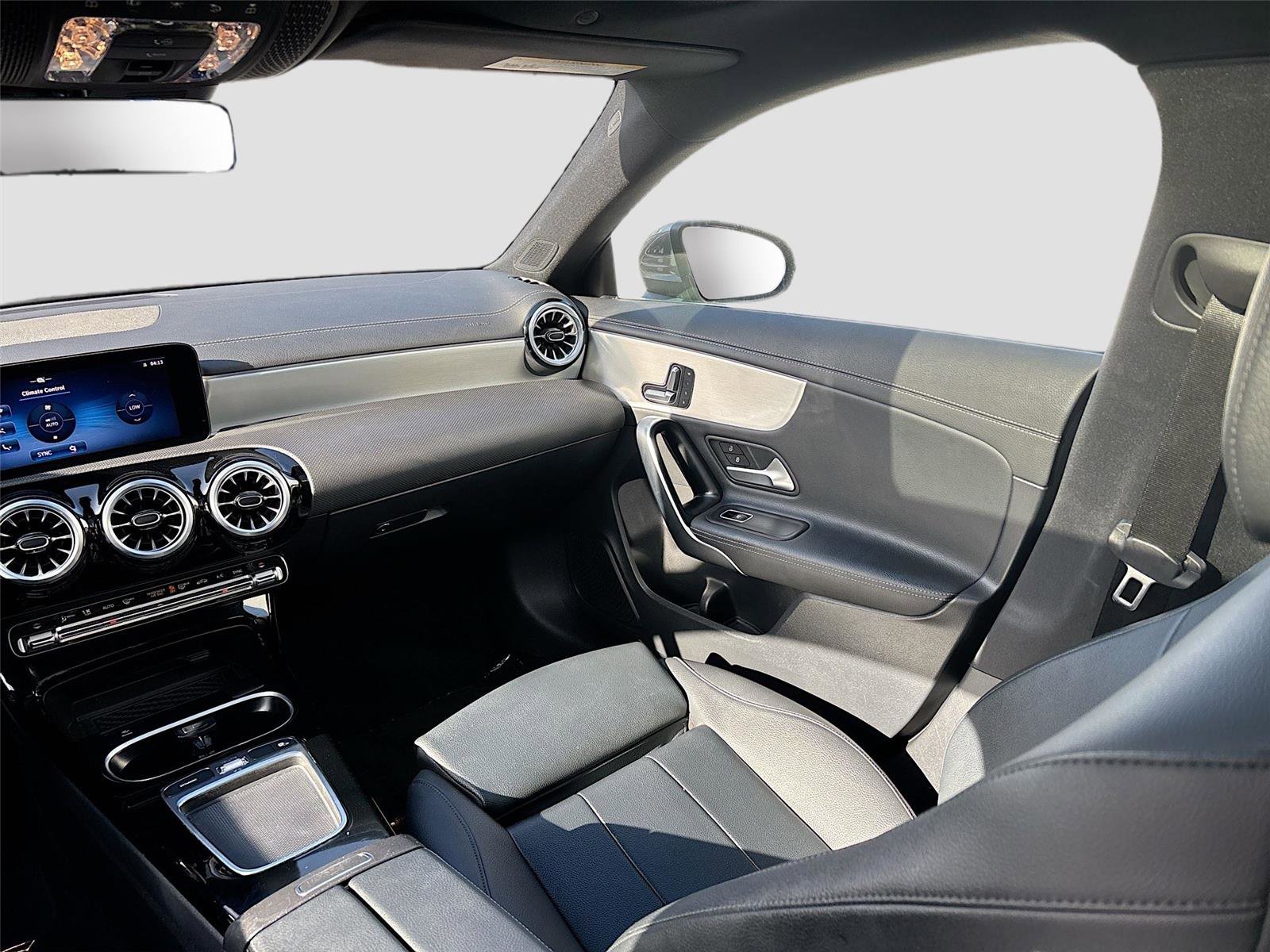 Used 2025 Mercedes-Benz CLA 250 image 25