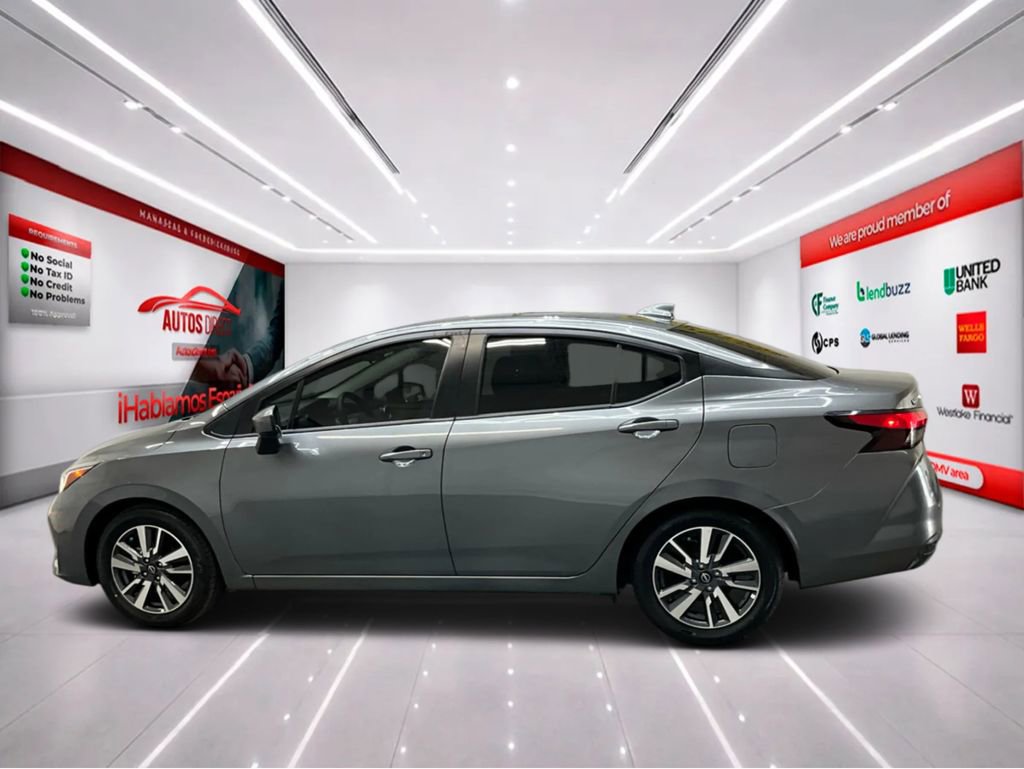 Used 2023 Nissan Versa SV image 4
