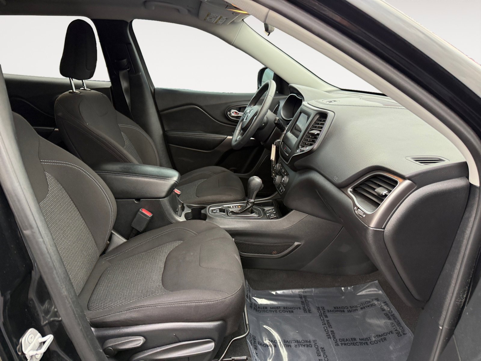 Used 2019 Jeep Cherokee Latitude w/ Popular Appearance Group image 19