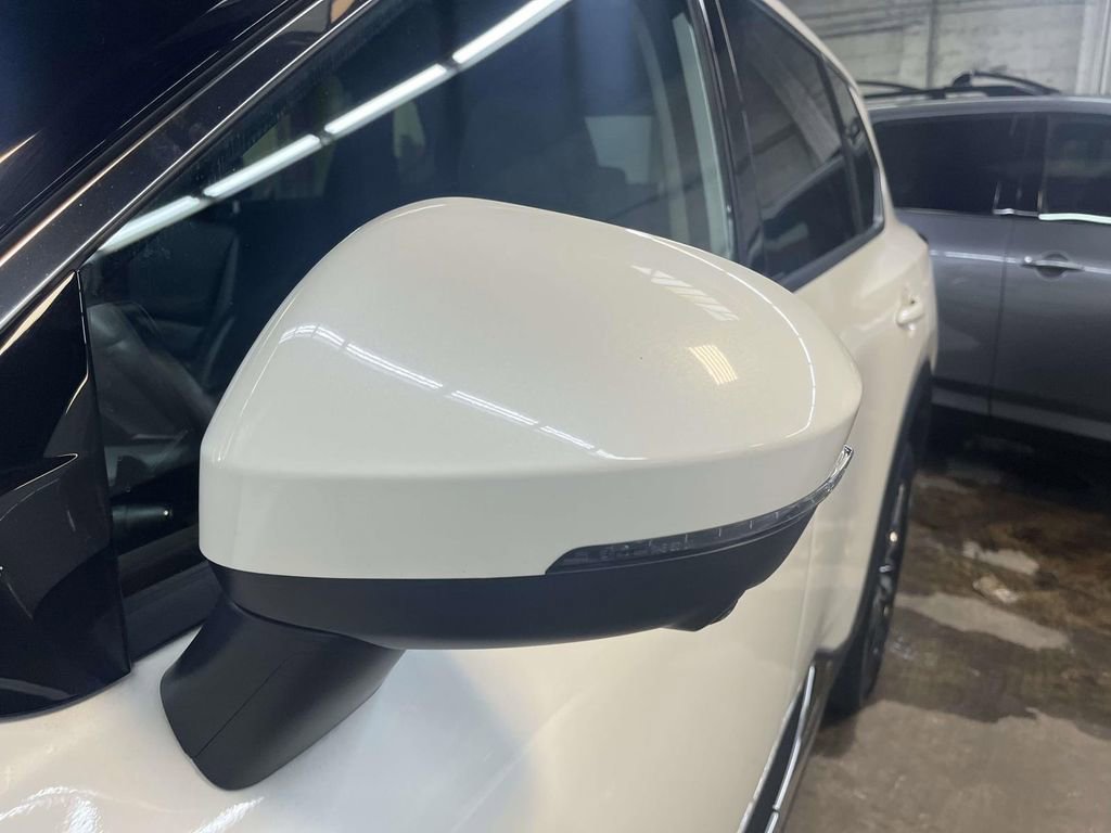 Used 2023 Nissan Rogue SL image 11