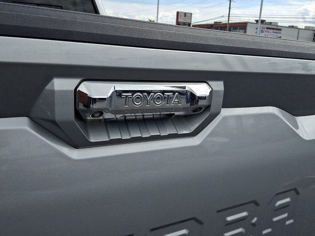 Used 2024 Toyota Tundra Limited AWD/4WD image 31