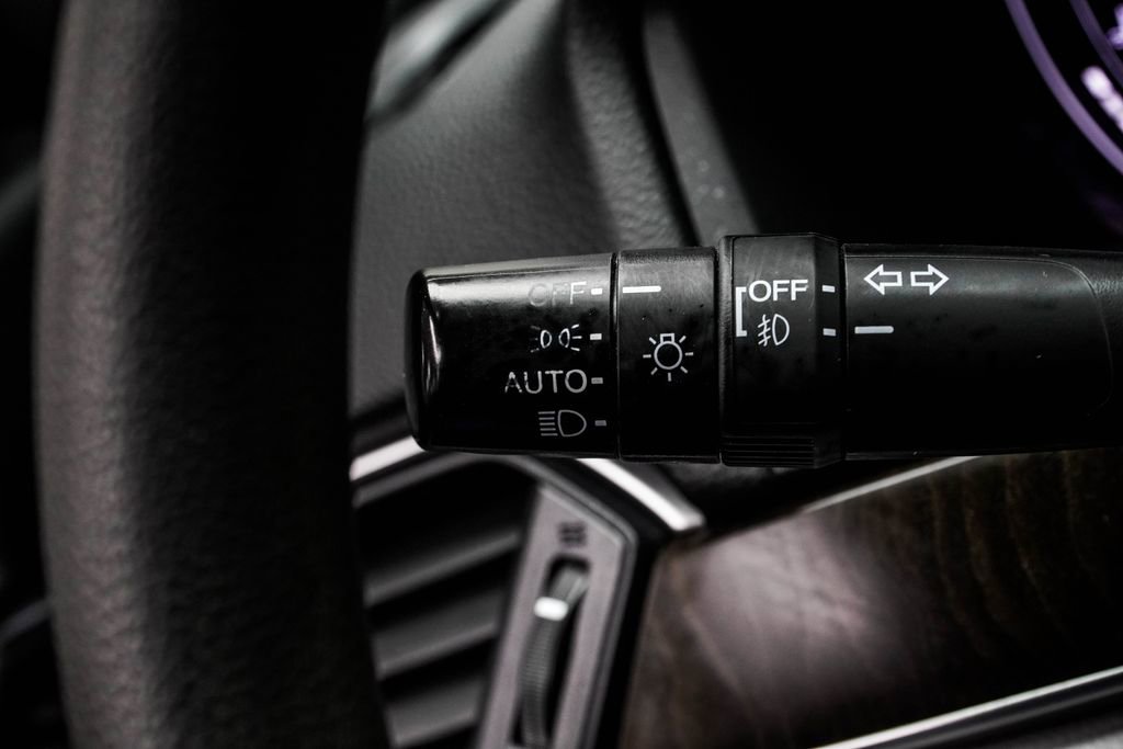 Used 2019 Honda Accord EX image 31