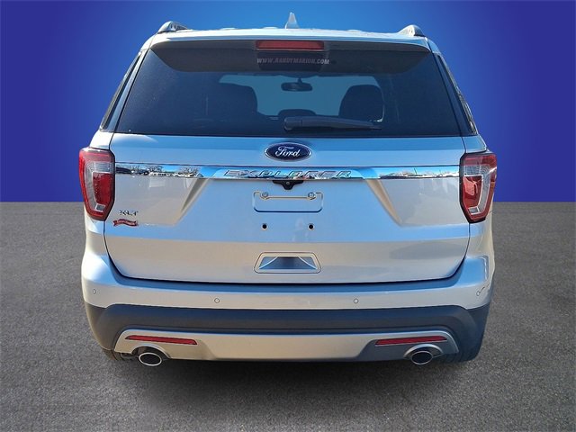 Used 2017 Ford Explorer XLT w/ Equipment Group 201A image 5