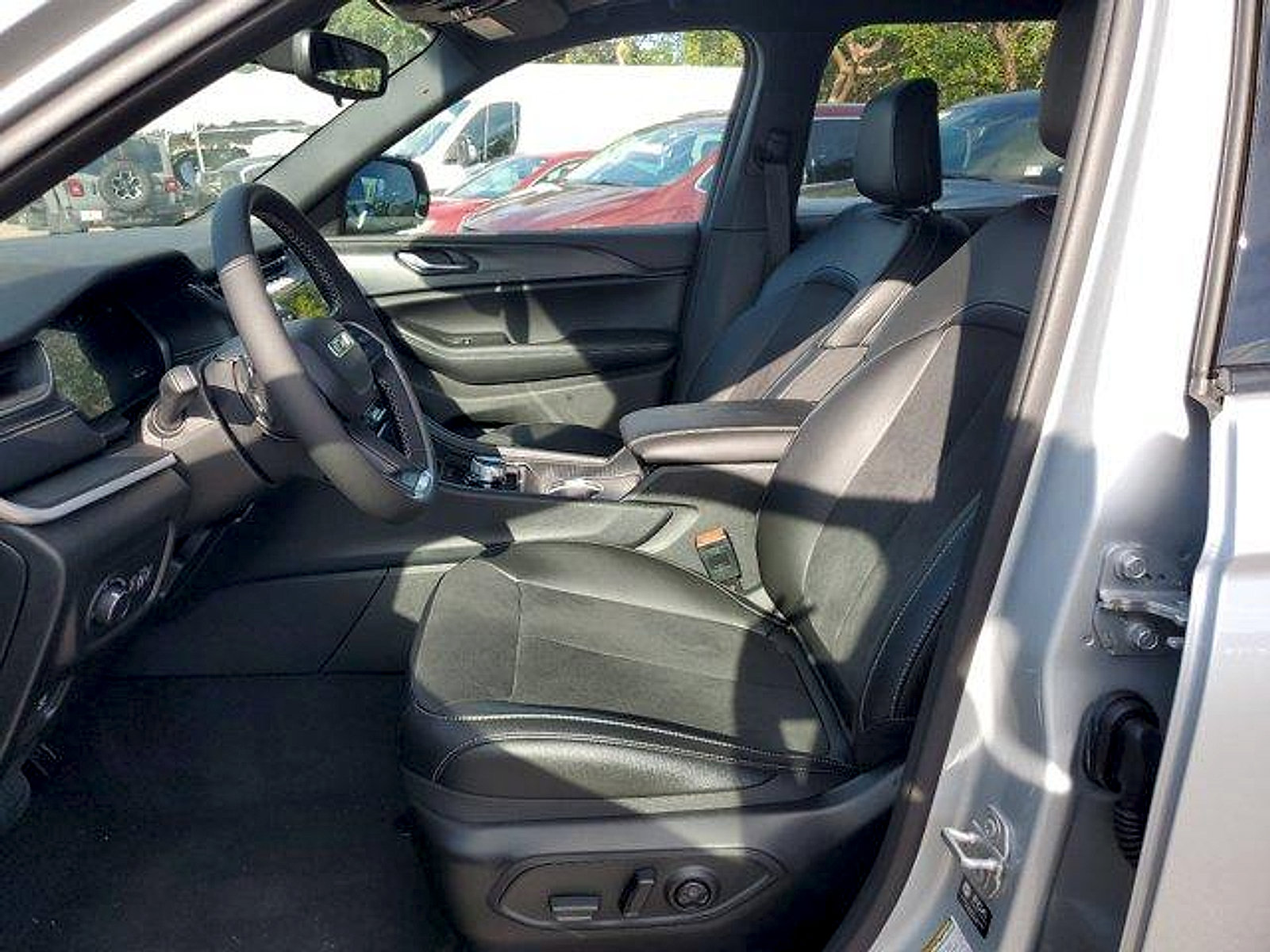 New 2024 Jeep Grand Cherokee L Altitude RWD image 12