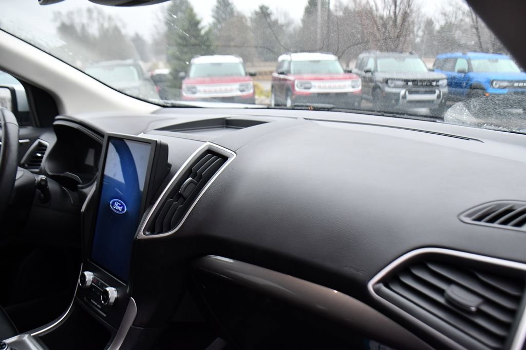 Used 2024 Ford Edge SEL w/ Convenience Package image 15