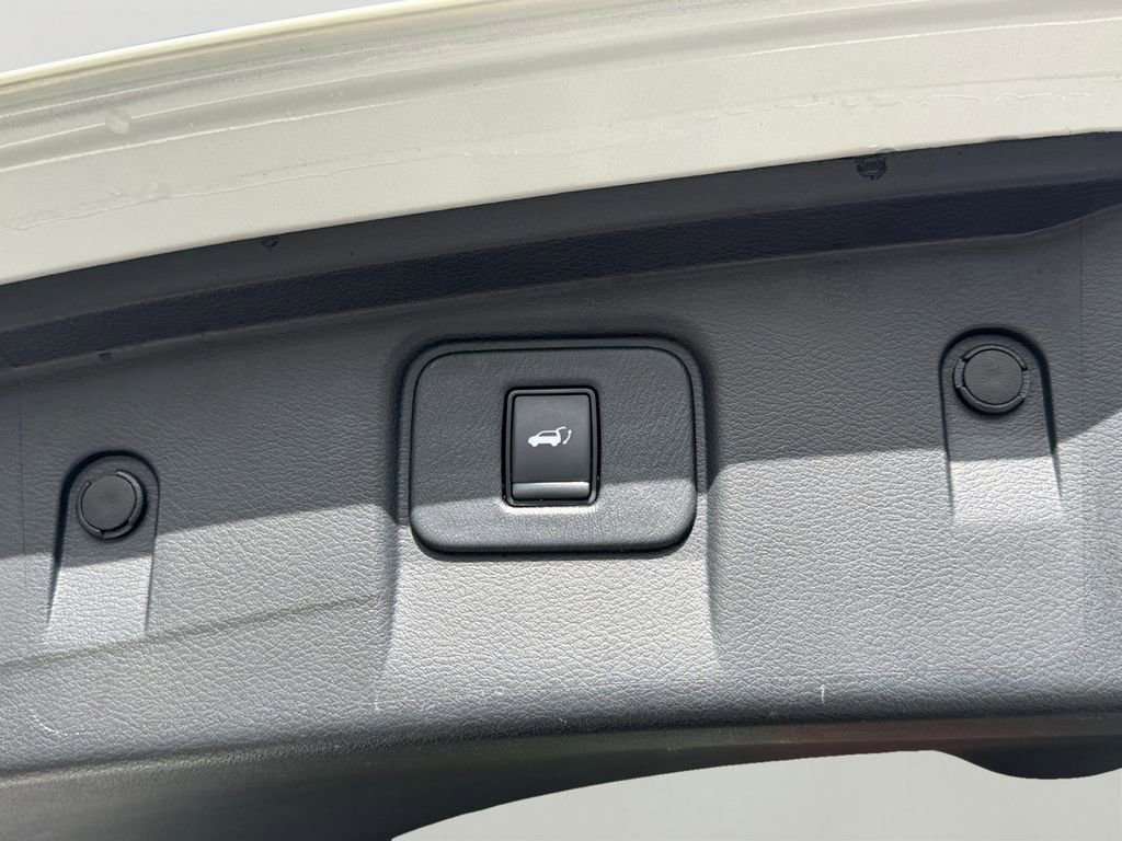 Used 2020 Nissan Murano SL w/ Cargo Package image 9