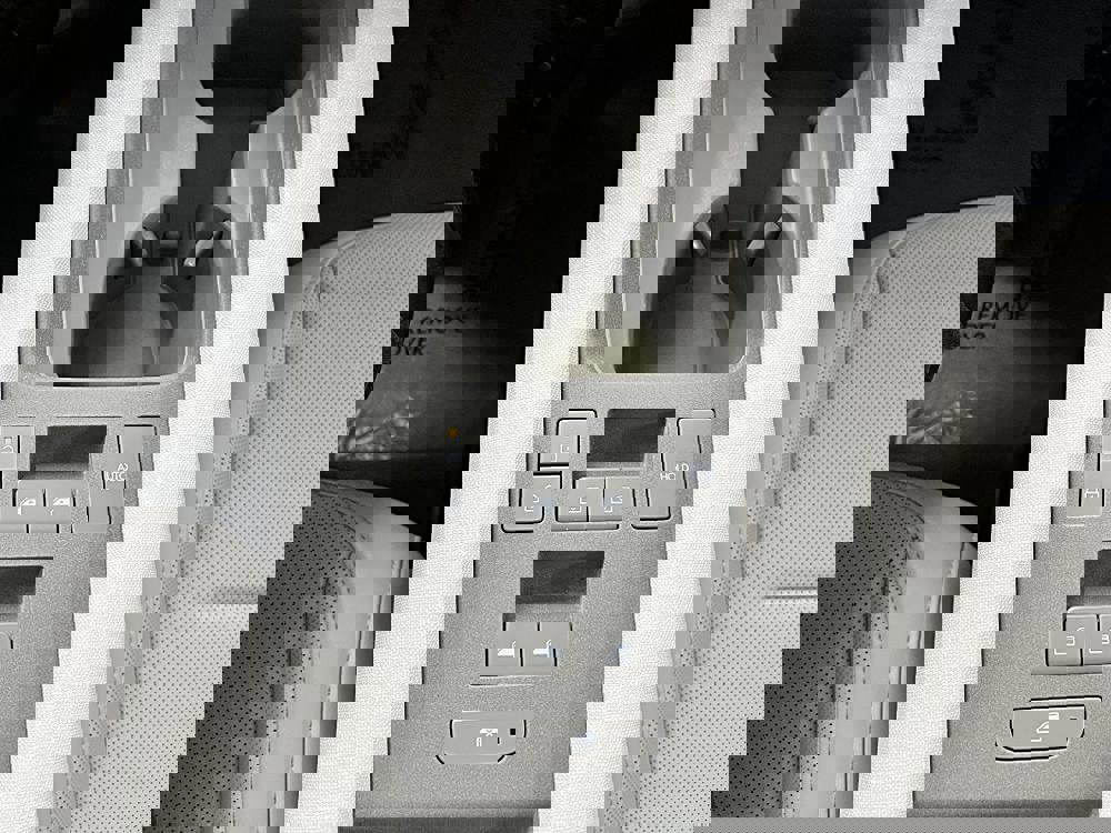 Used 2025 Hyundai Ioniq 6 Limited image 10