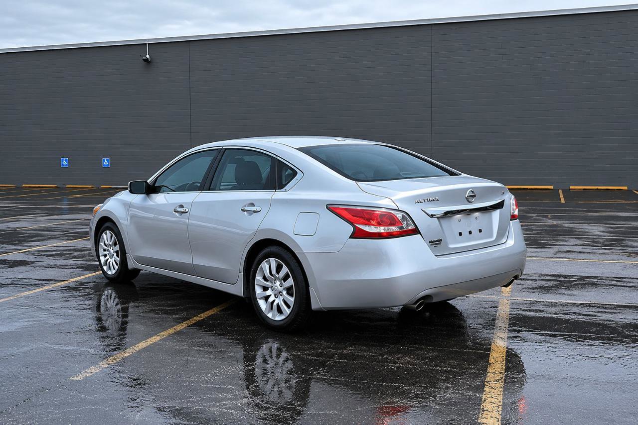Used 2015 Nissan Altima 2.5 S w/ Power Driver Seat Package FWD image 5