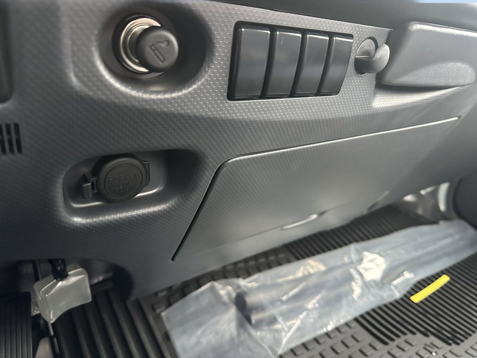 New 2025 Chevrolet Low Cab Forward image 10