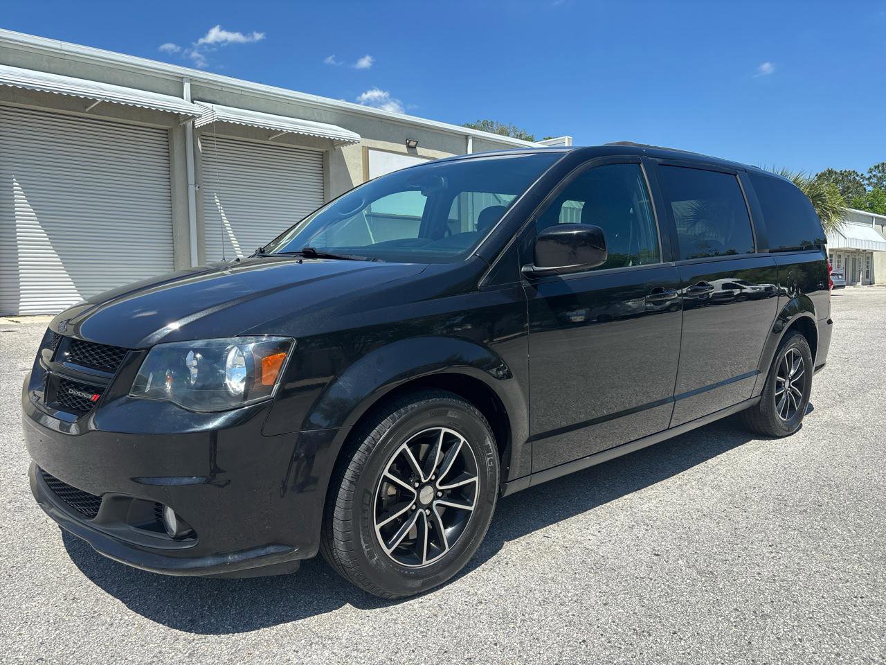Used 2019 Dodge Grand Caravan GT image 2