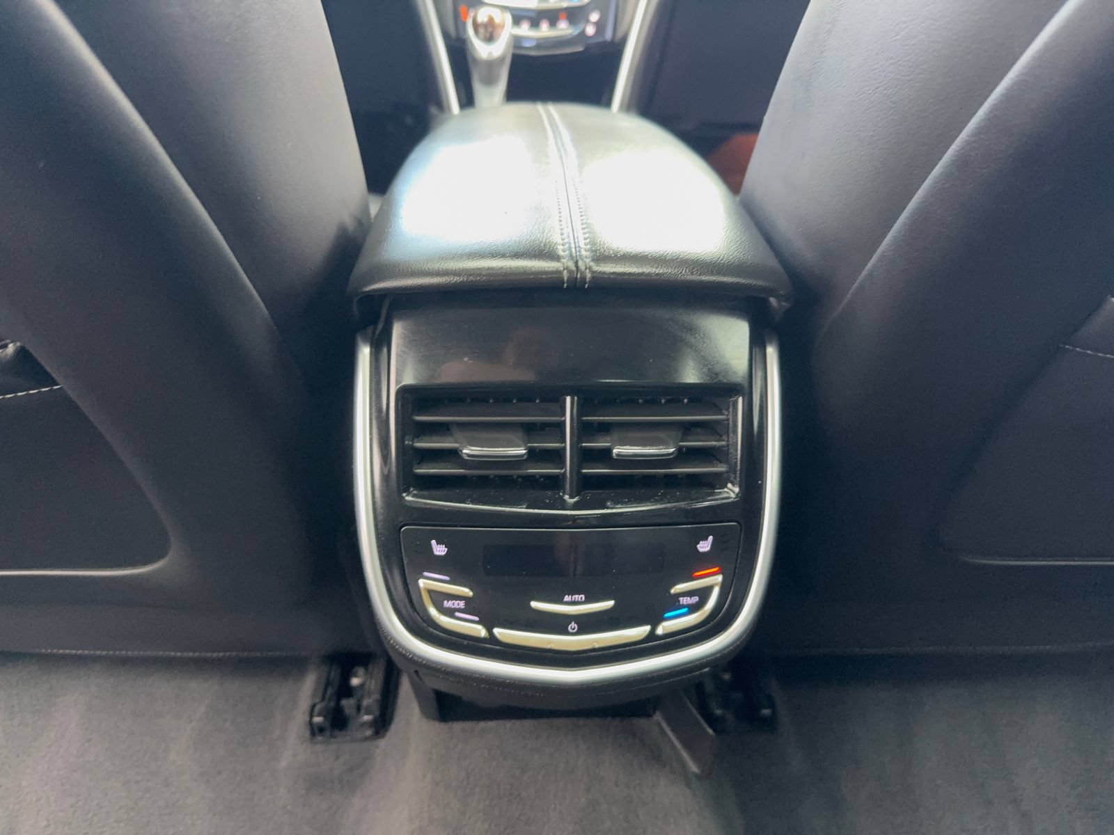 Used 2013 Cadillac XTS Premium FWD image 36