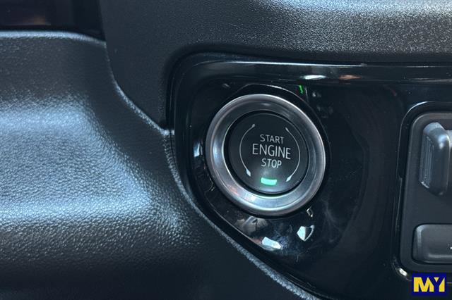 Used 2025 Chevrolet Silverado 1500 High Country w/ Technology Package AWD/4WD image 26