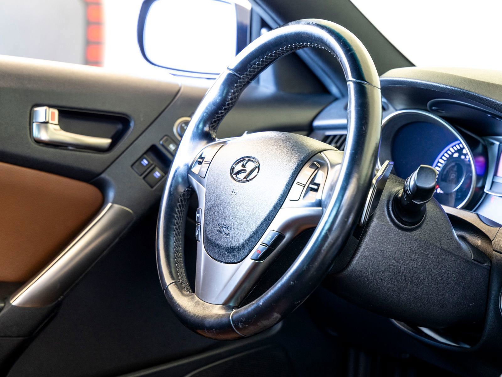 Used 2016 Hyundai Genesis Coupe 3.8 image 27