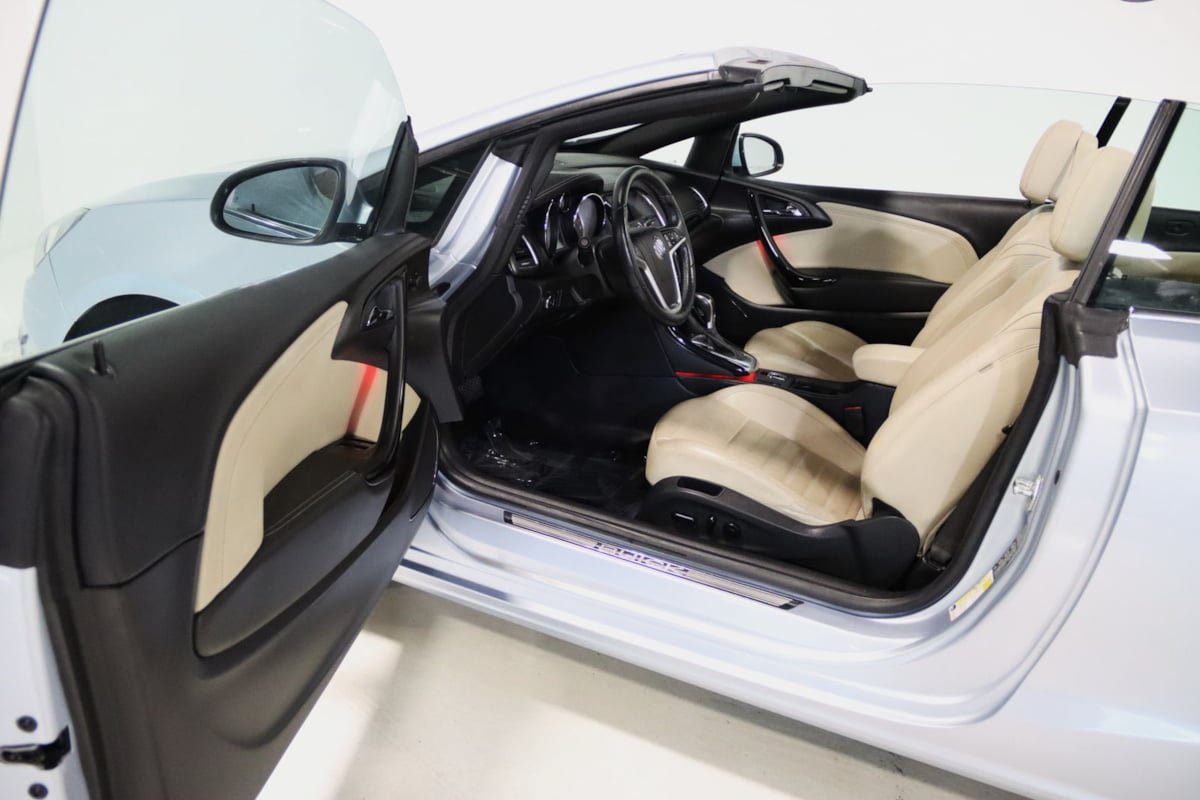 Used 2018 Buick Cascada Premium FWD image 41