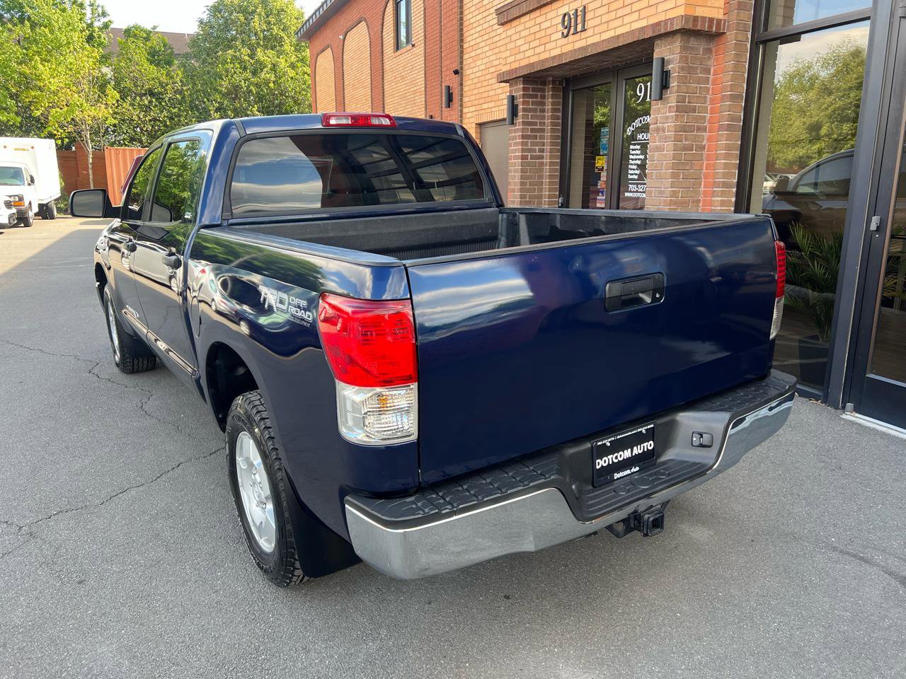 Used 2010 Toyota Tundra 4x4 CrewMax image 5