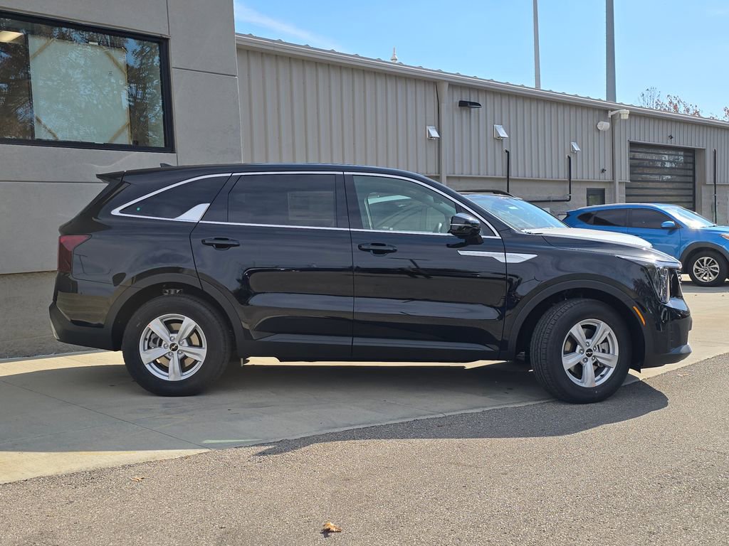 New 2026 Kia Sorento LX image 15