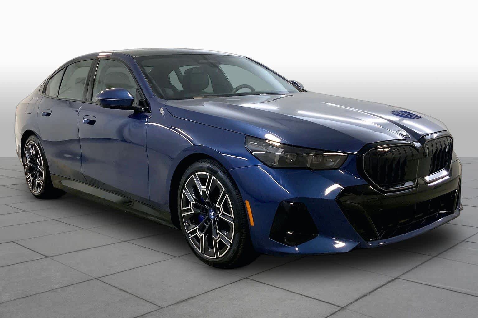 Used 2025 BMW i5 xDrive40 w/ Executive Package AWD/4WD image 2