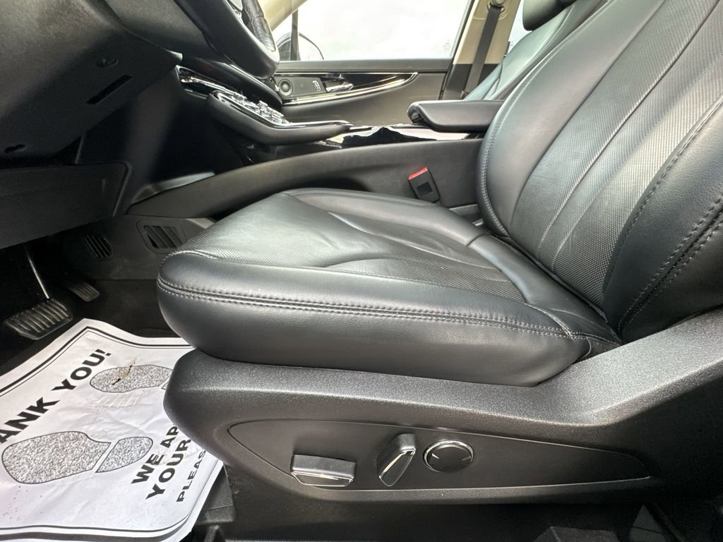 Used 2023 Lincoln Nautilus Reserve w/ Equipment Group 201A image 12