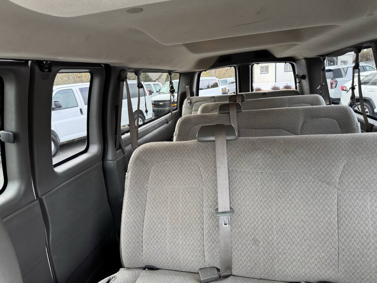 Used 2019 Chevrolet Express 3500 LS RWD image 9