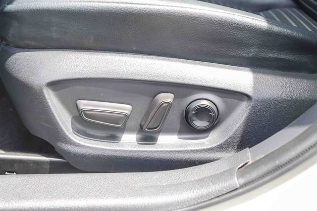 Used 2019 Toyota Camry SE FWD image 26
