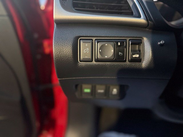 Used 2015 Nissan Sentra SR FWD image 13