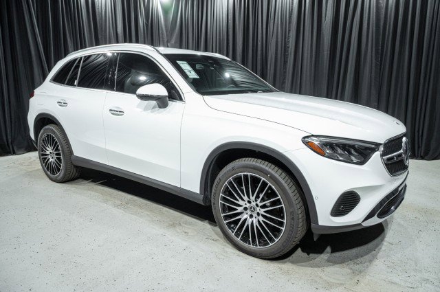 New 2025 Mercedes-Benz GLC 300 image 3