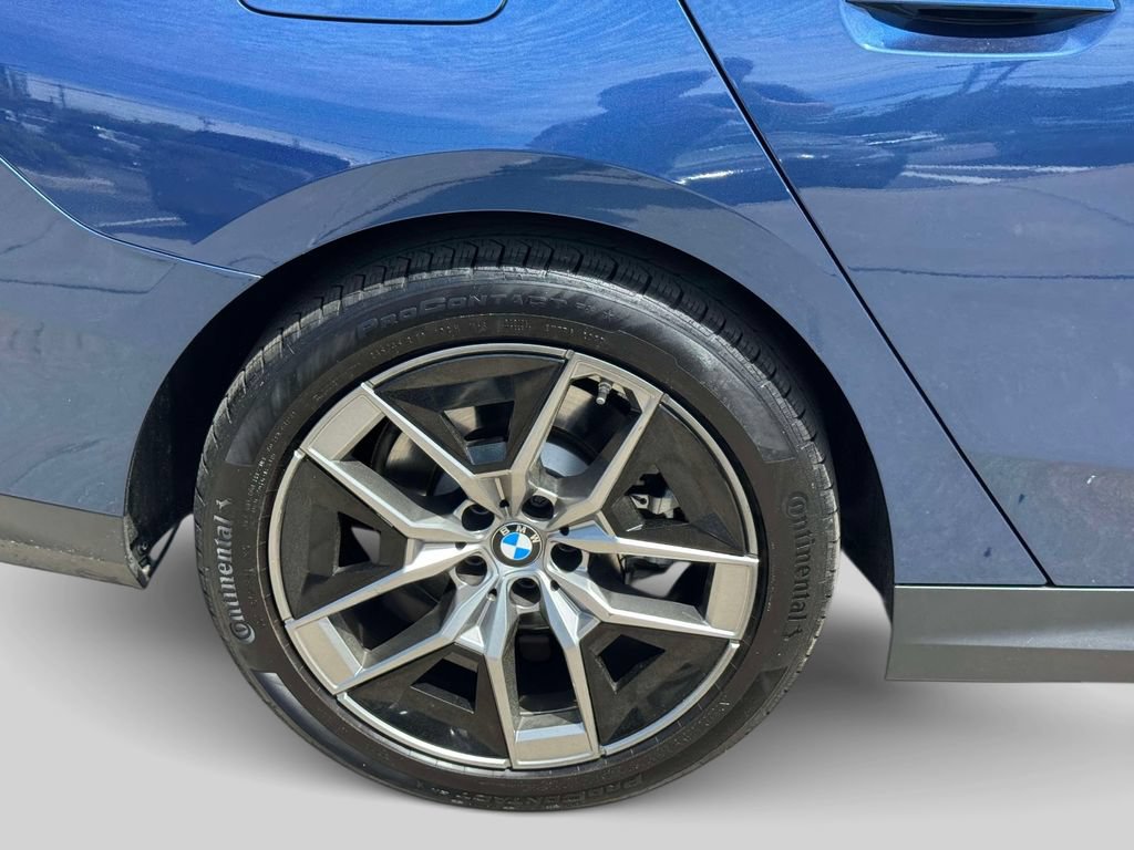 Certified 2026 BMW 530i xDrive w/ Premium Package AWD/4WD image 7