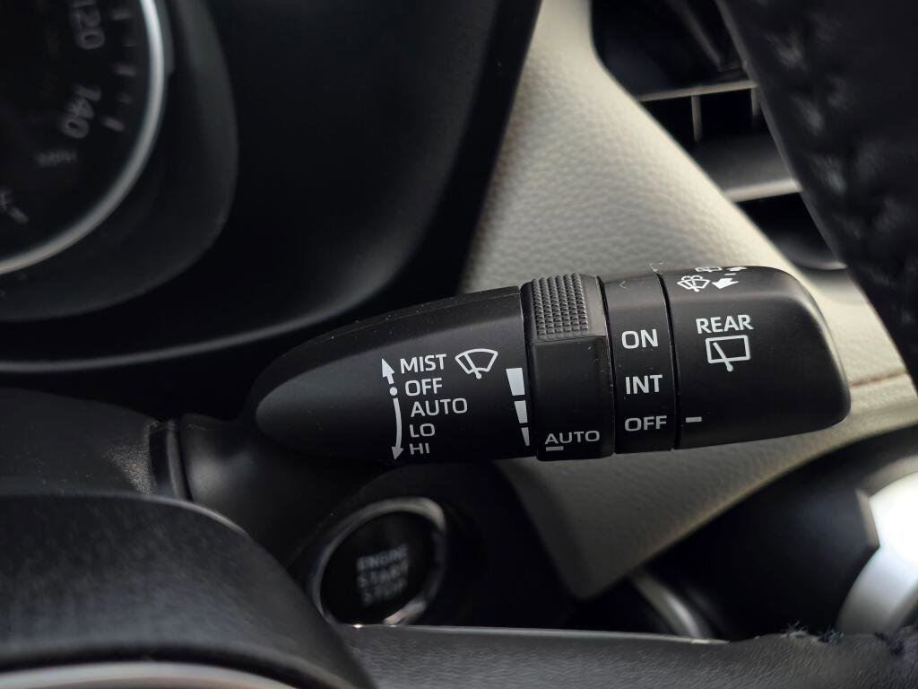 Used 2022 Toyota RAV4 XLE Premium image 43